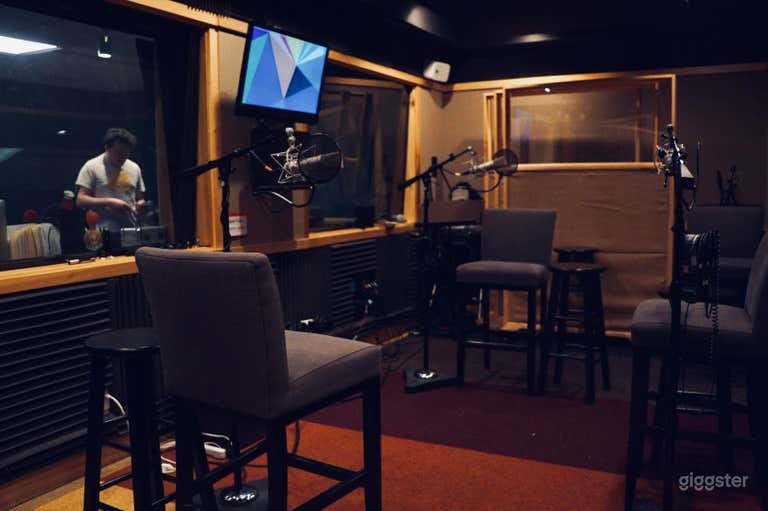  Professionally Designed Full Service Audio Booth 