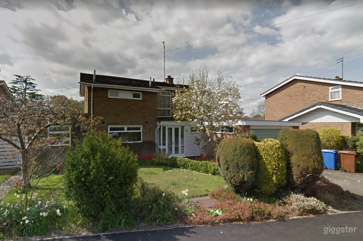 Modern Detached House Photo 1