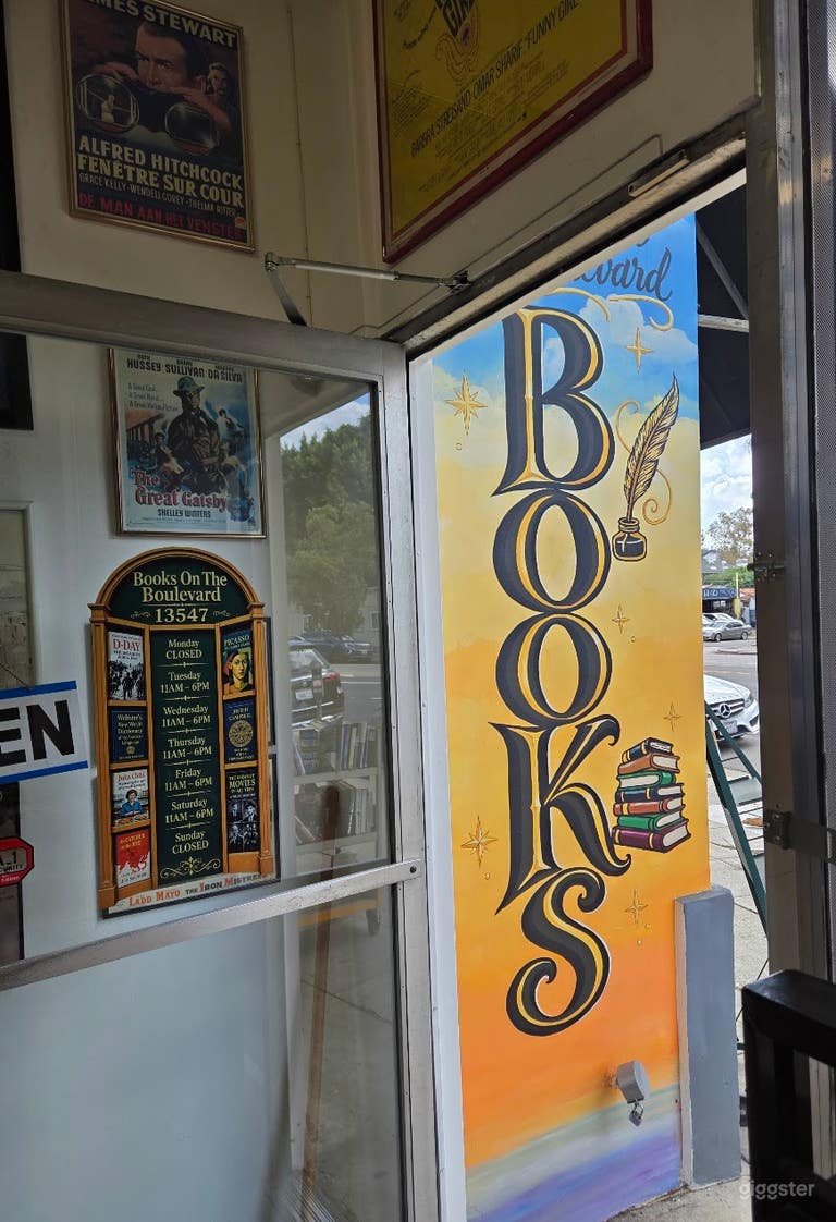  Retail Bookstore/library in Sherman Oaks 