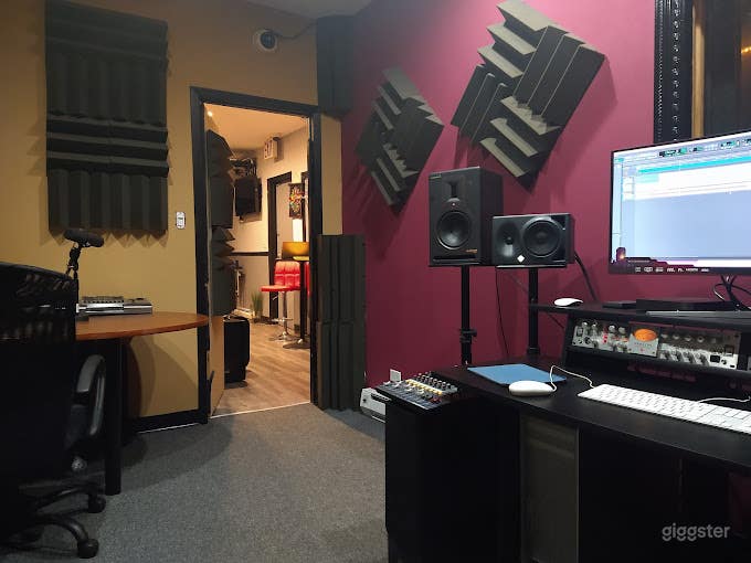 Multimedia Recording Studio Photo 2
