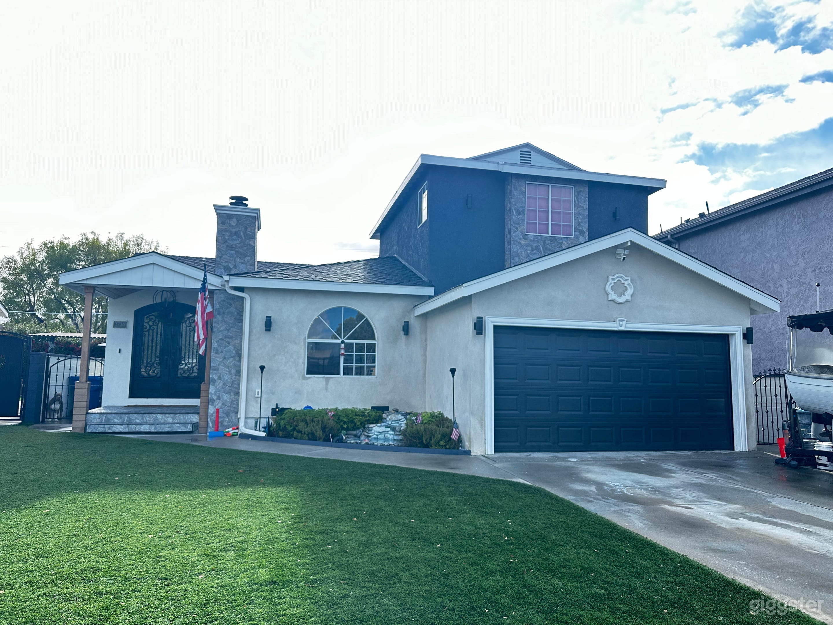 Modern Beach House Photo 1