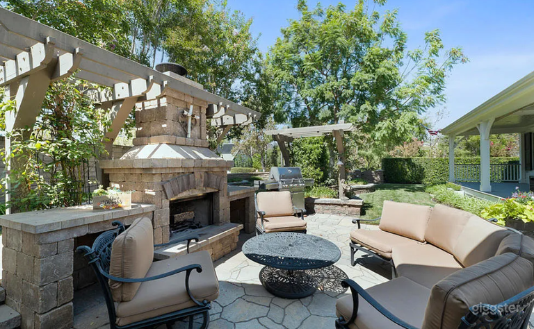  New England Style Home with Grand View 