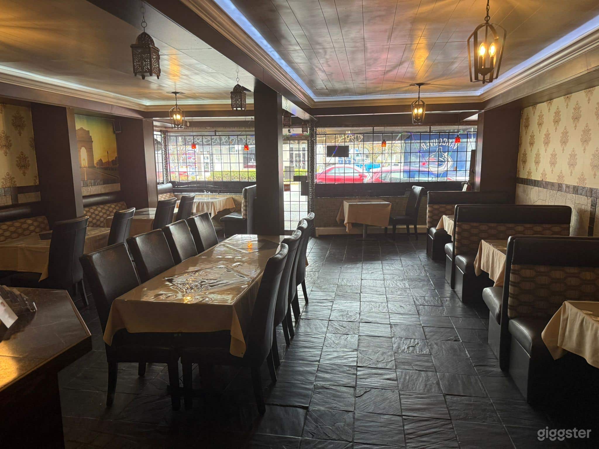 Cozy Restaurant in Kingsway Photo 2