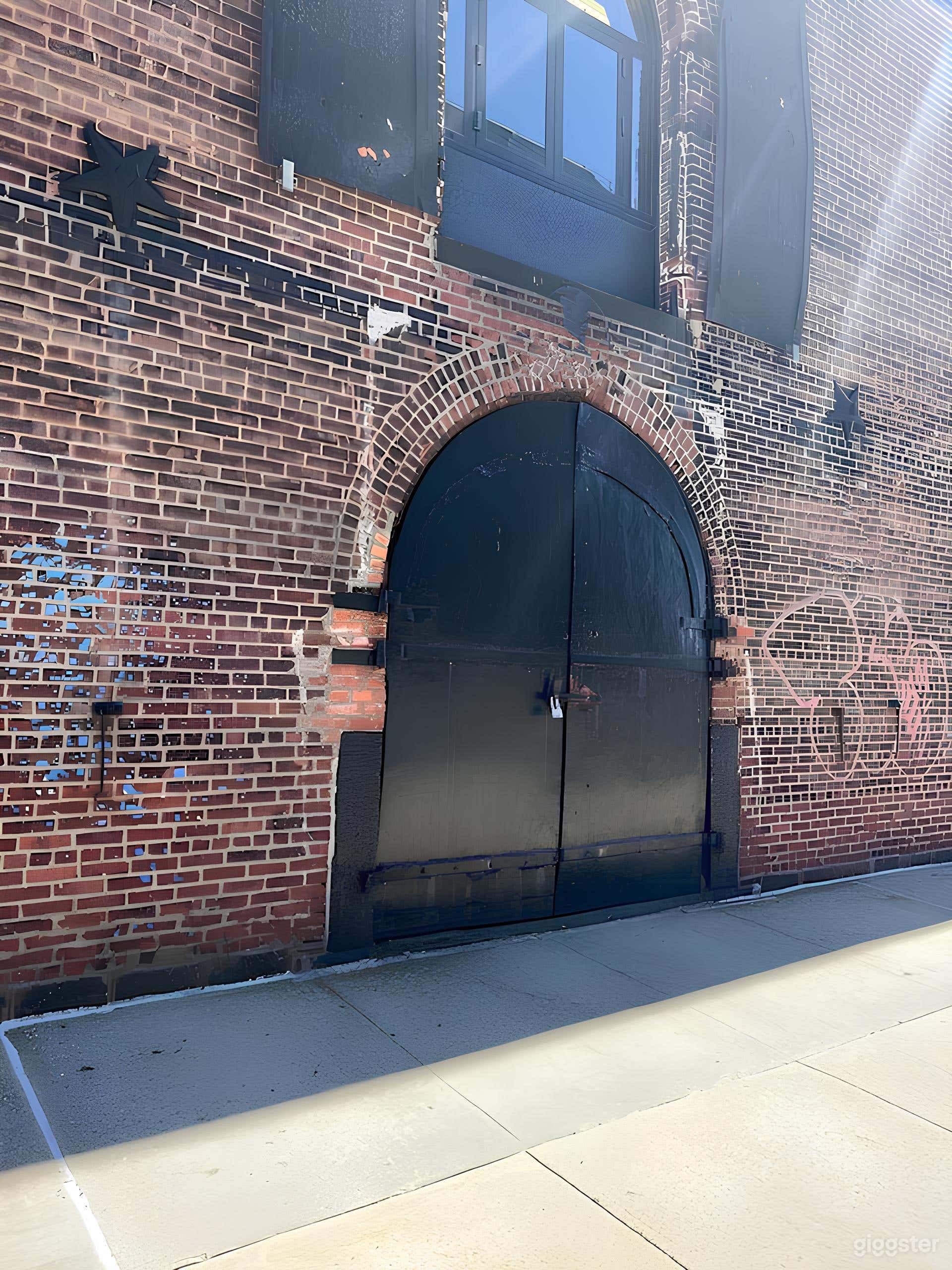 Modern Office Studio Set Photo 4