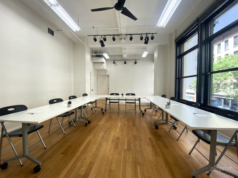  Cre8ive 1-2: Flexible Creative Loft 