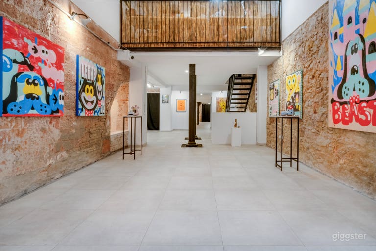  Beautiful Art Gallery and Multifunctional Space 