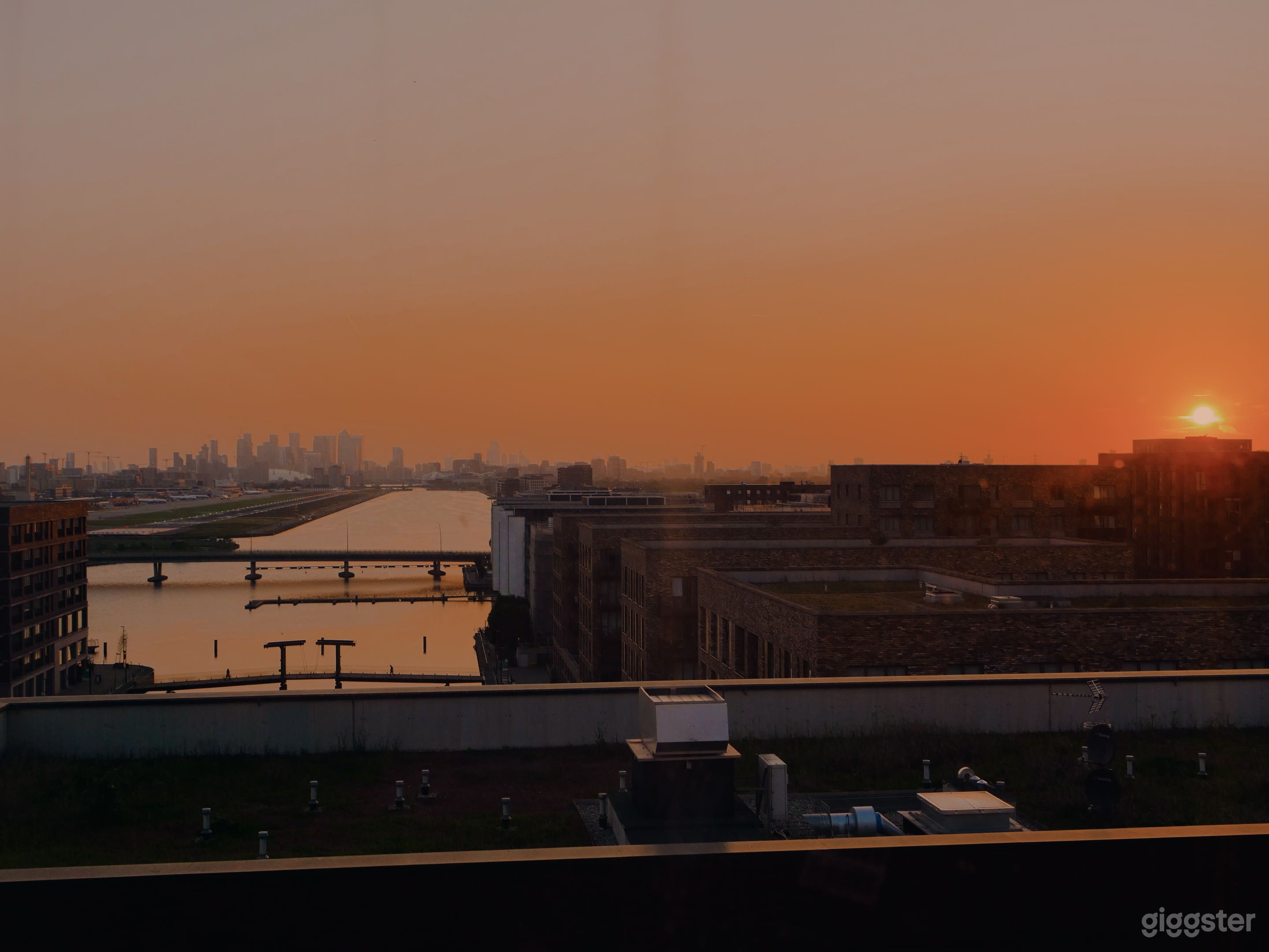 London City Airport Penthouse Photo 2