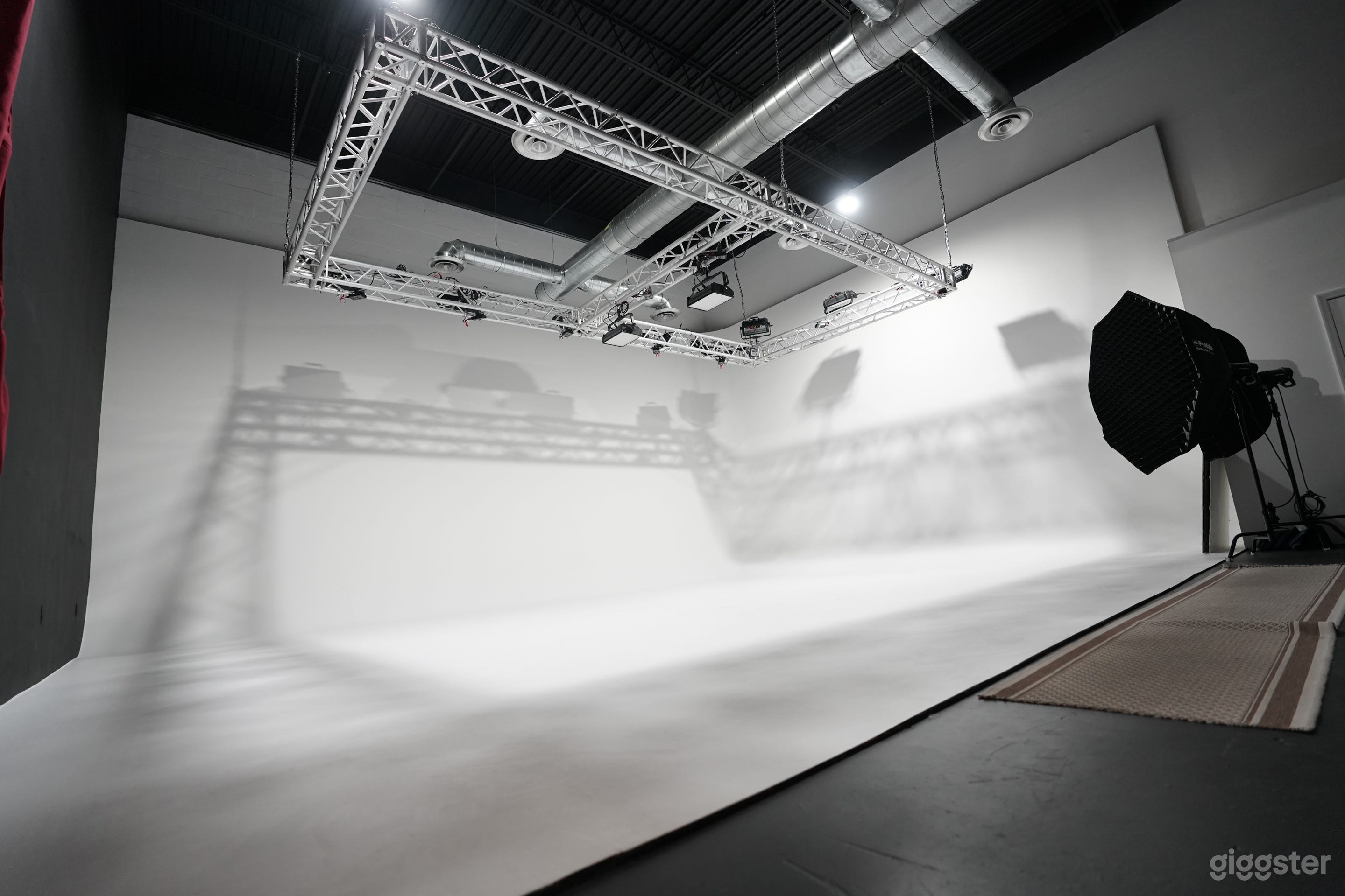 Creative Studio A - Cyclorama Studio Photo 1