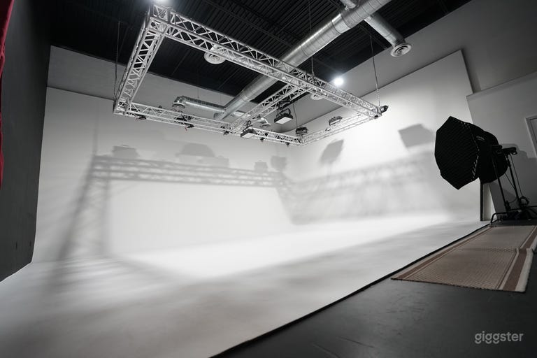  Creative Studio A - Cyclorama Studio 