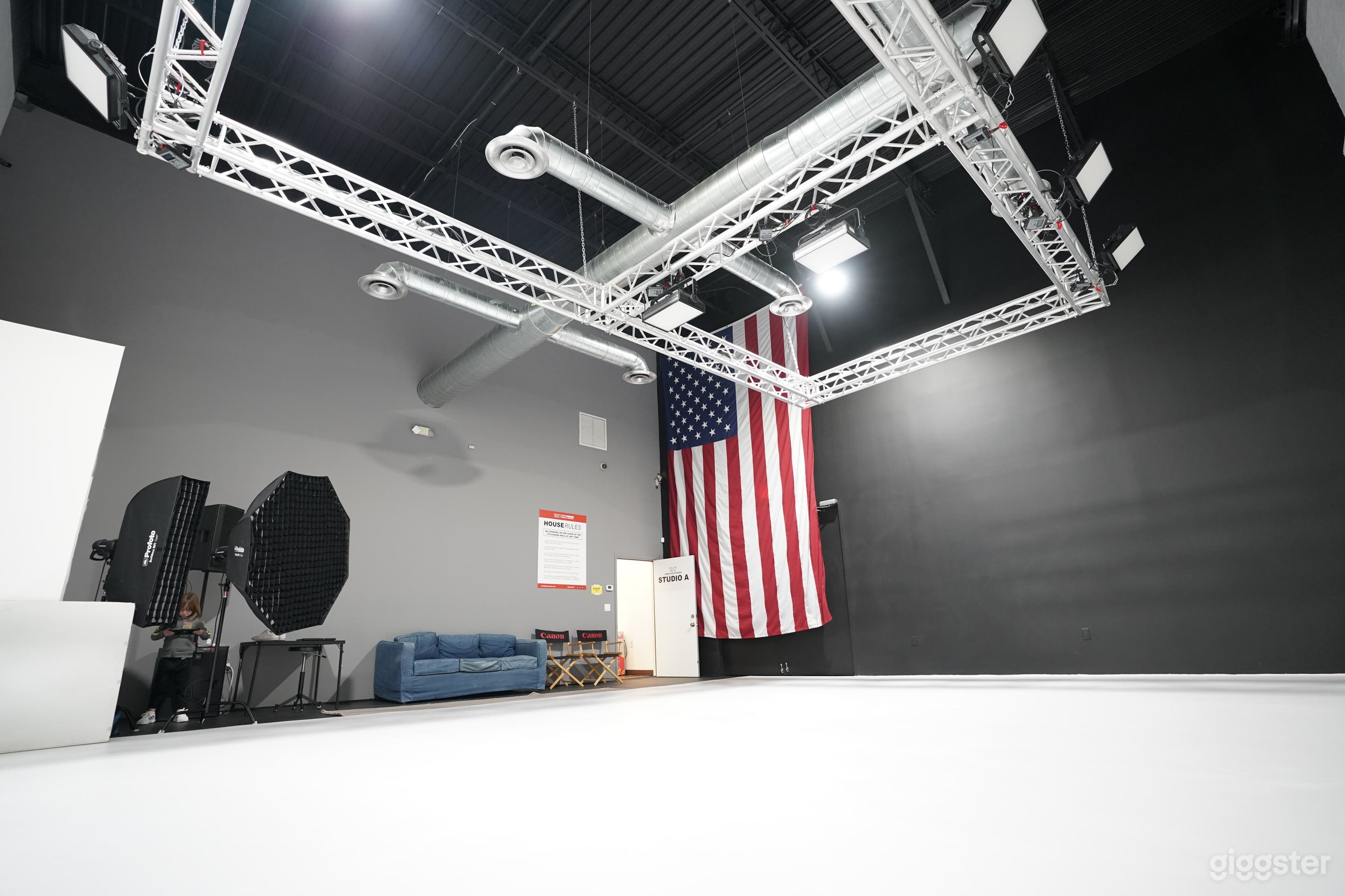 Creative Studio A - Cyclorama Studio Photo 4