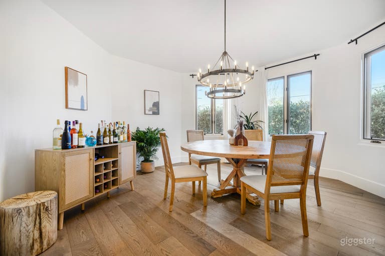  EDINBURGH SPANISH BUNGALOW/ COURTYARD CHARM 