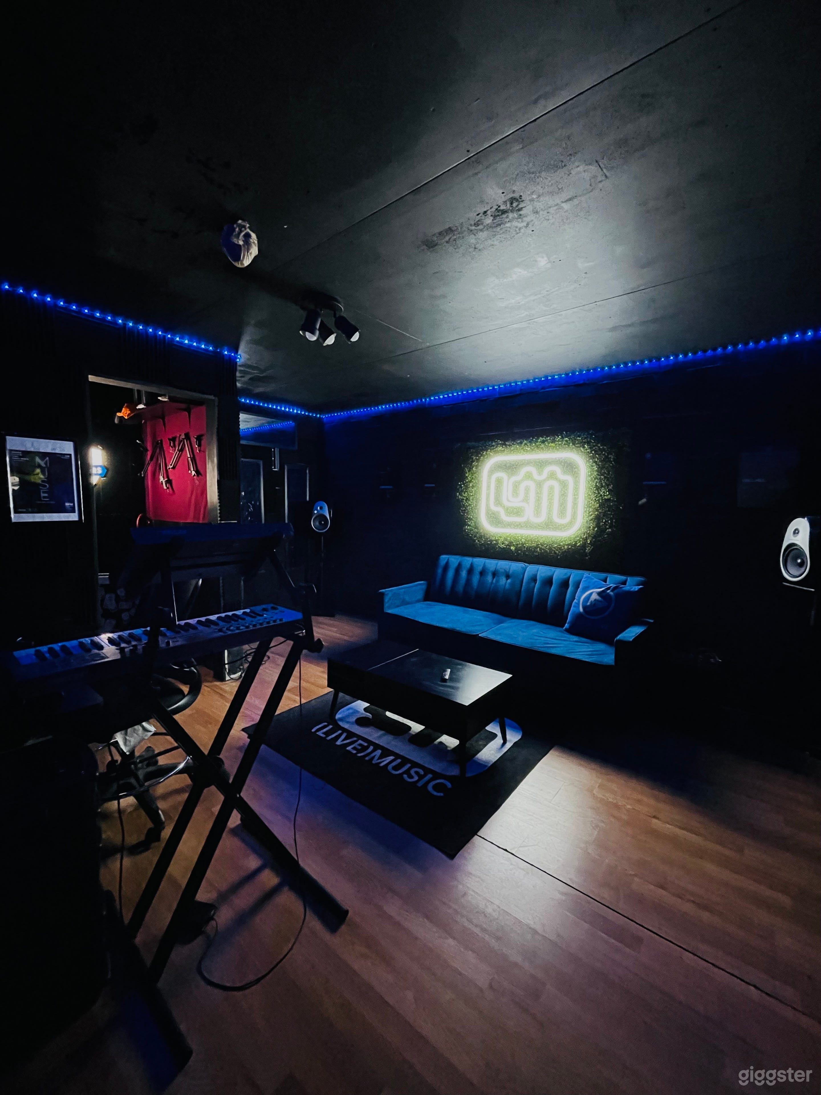 Cozy Recording studio Photo 2