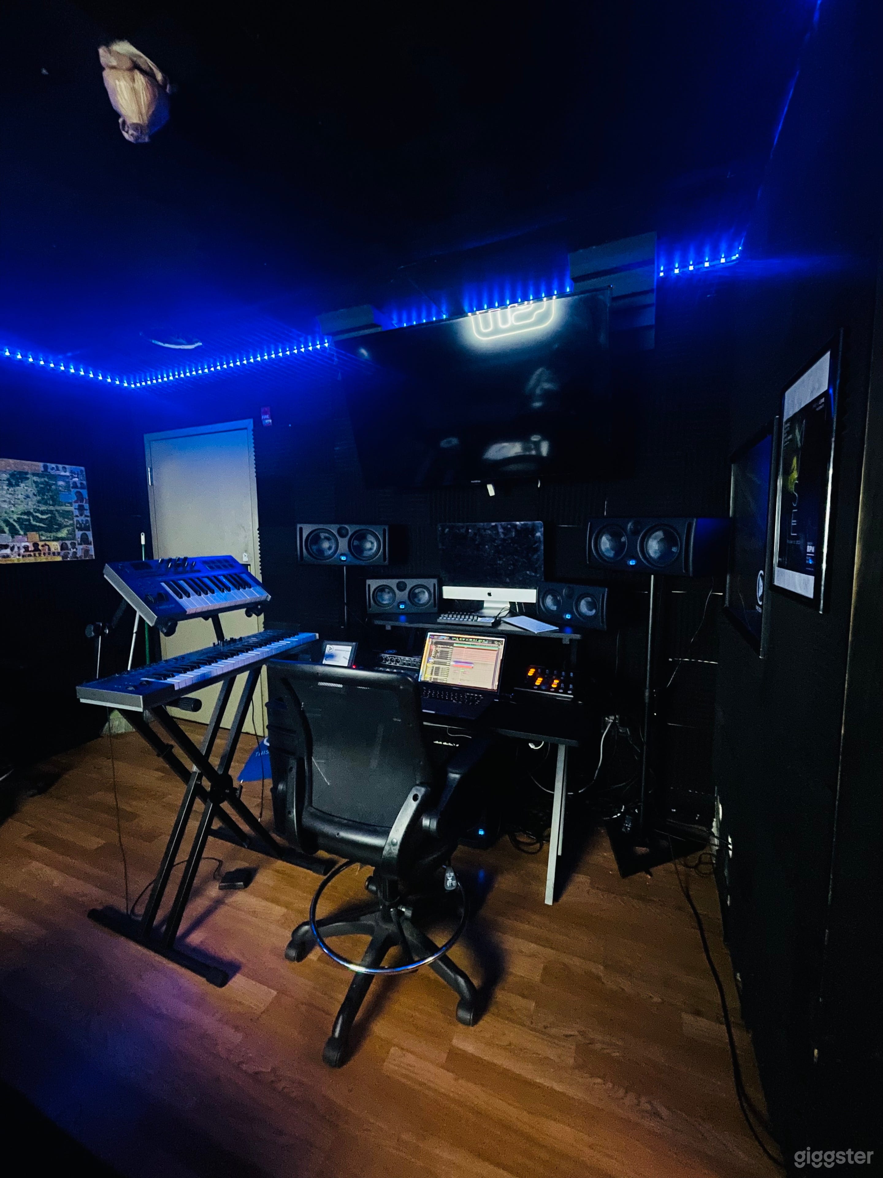 Cozy Recording studio Photo 3