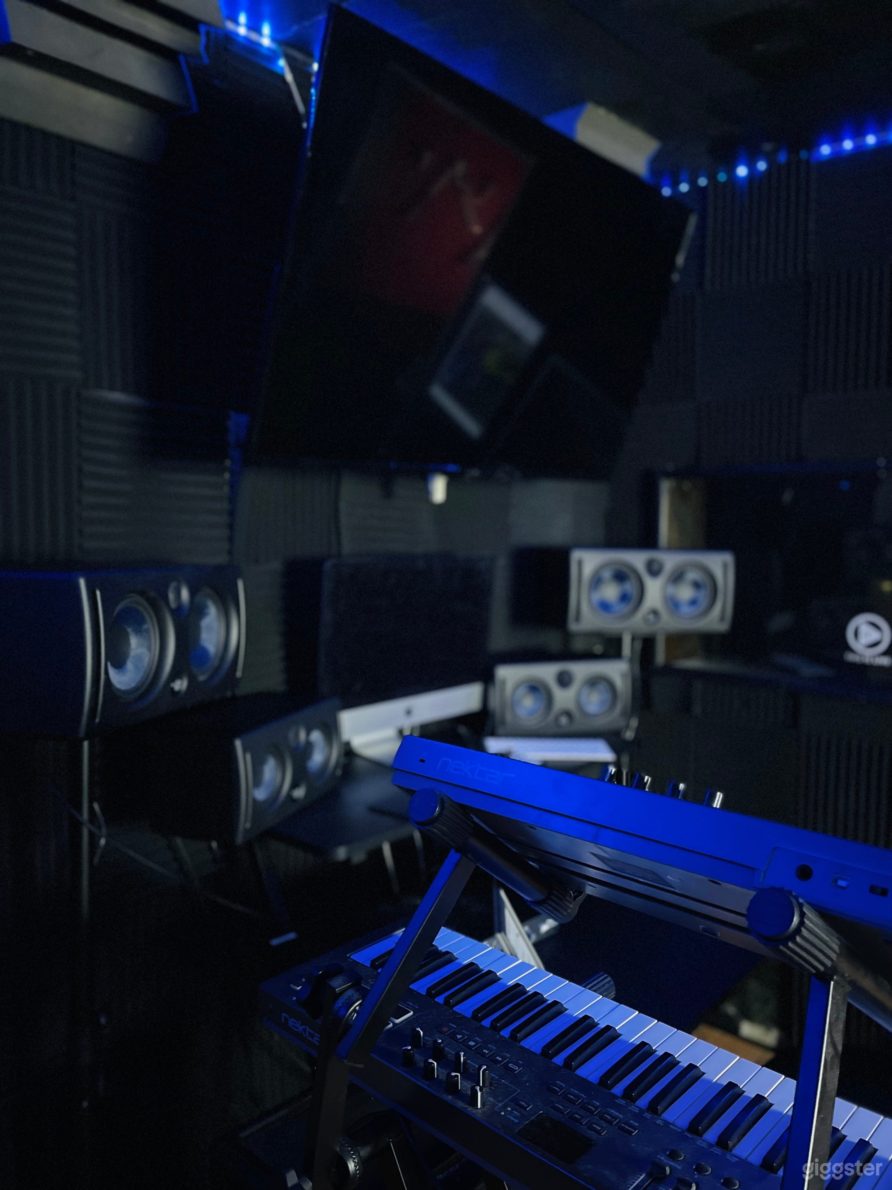 Cozy Recording studio Photo 4