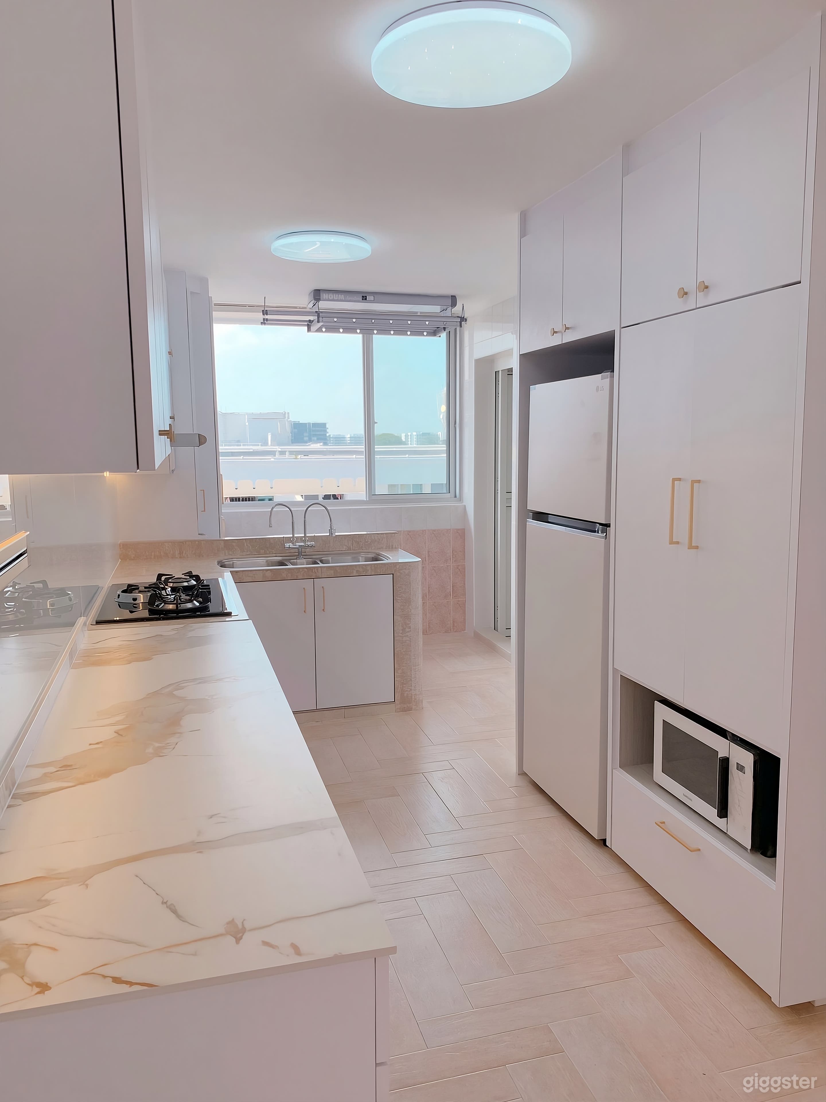 4 Room HDB (White and Gold Aesthetic) Photo 3