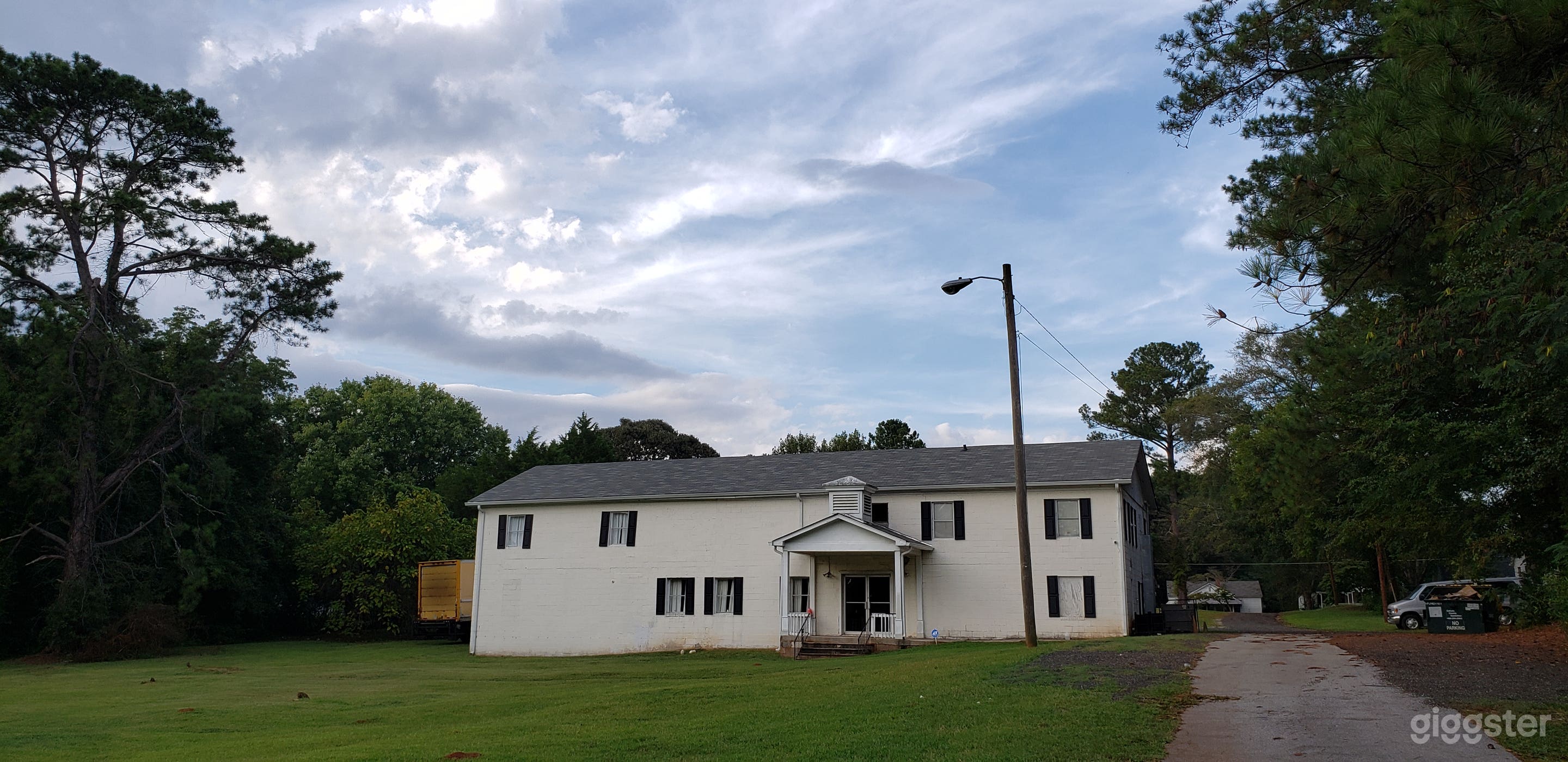 Cinder Block Southern Church Building Photo 1