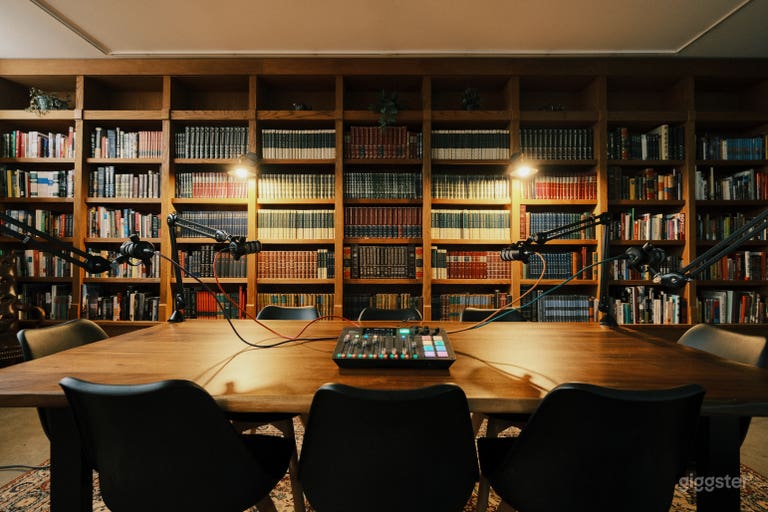  Refined, Charming Library Lounge 