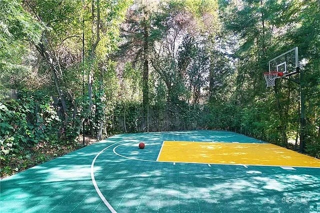  Basketball Court in Greenwoods 