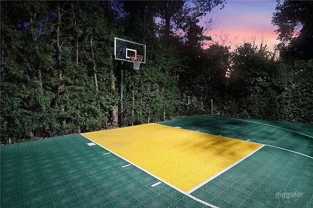 Basketball Court in Greenwoods Photo 3