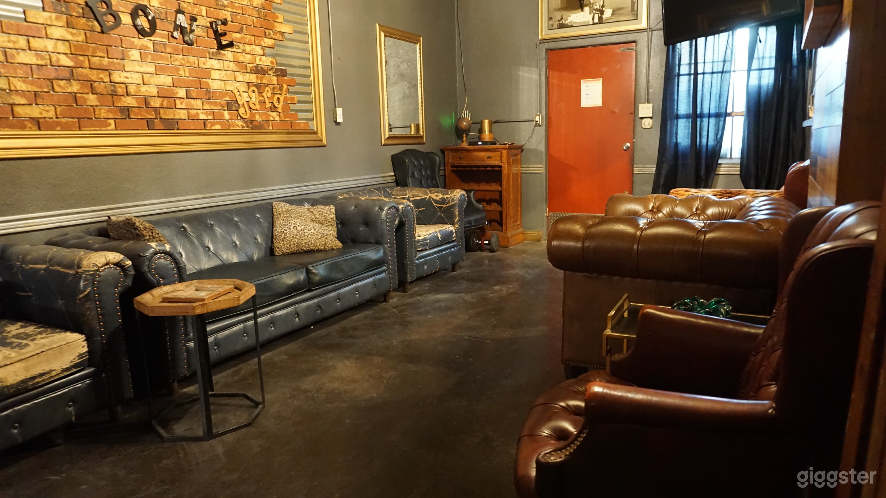 The Cigar Lounge in Inglewood Photo 4