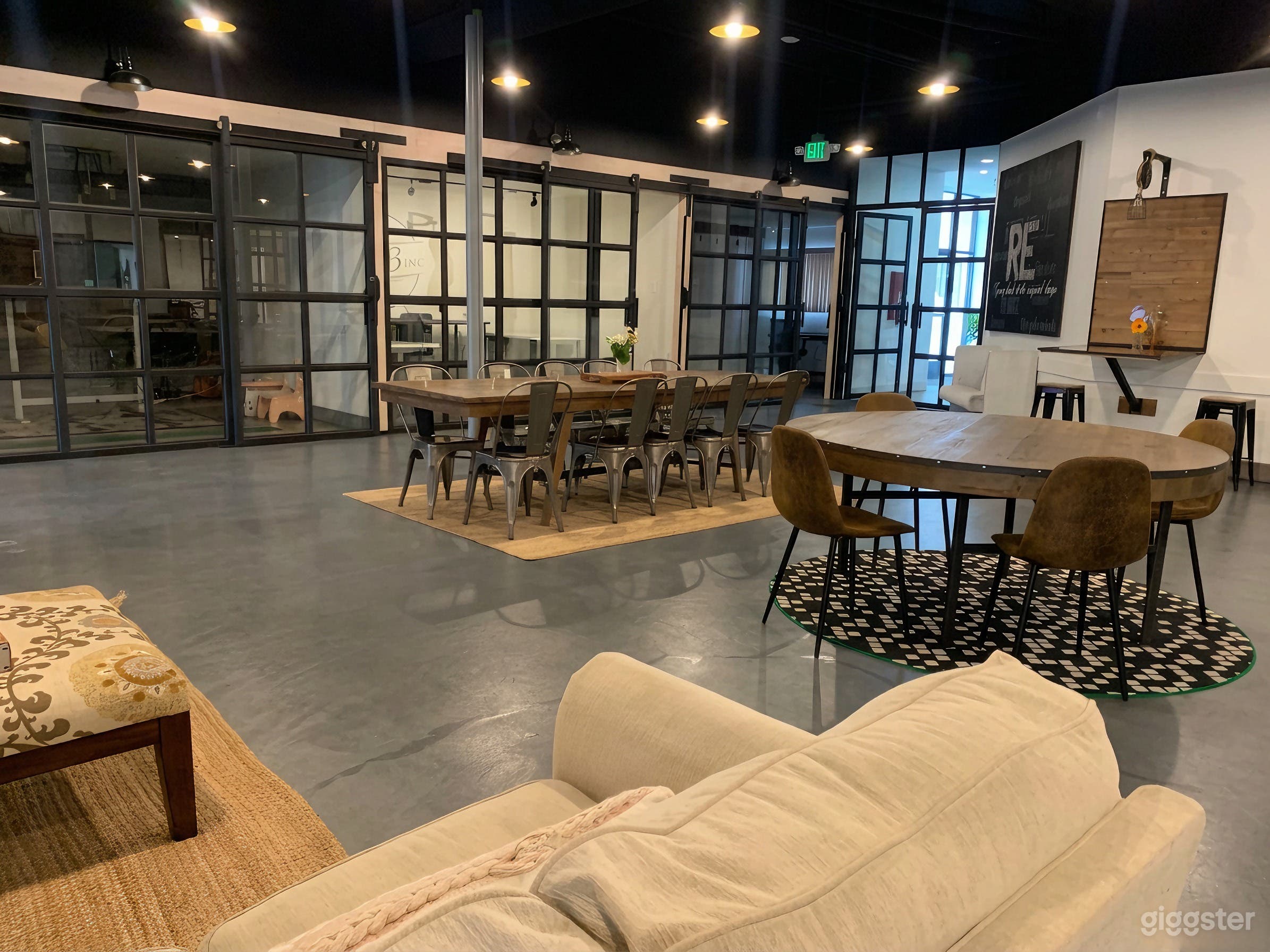 Creative Meeting Space - South Wing Photo 3