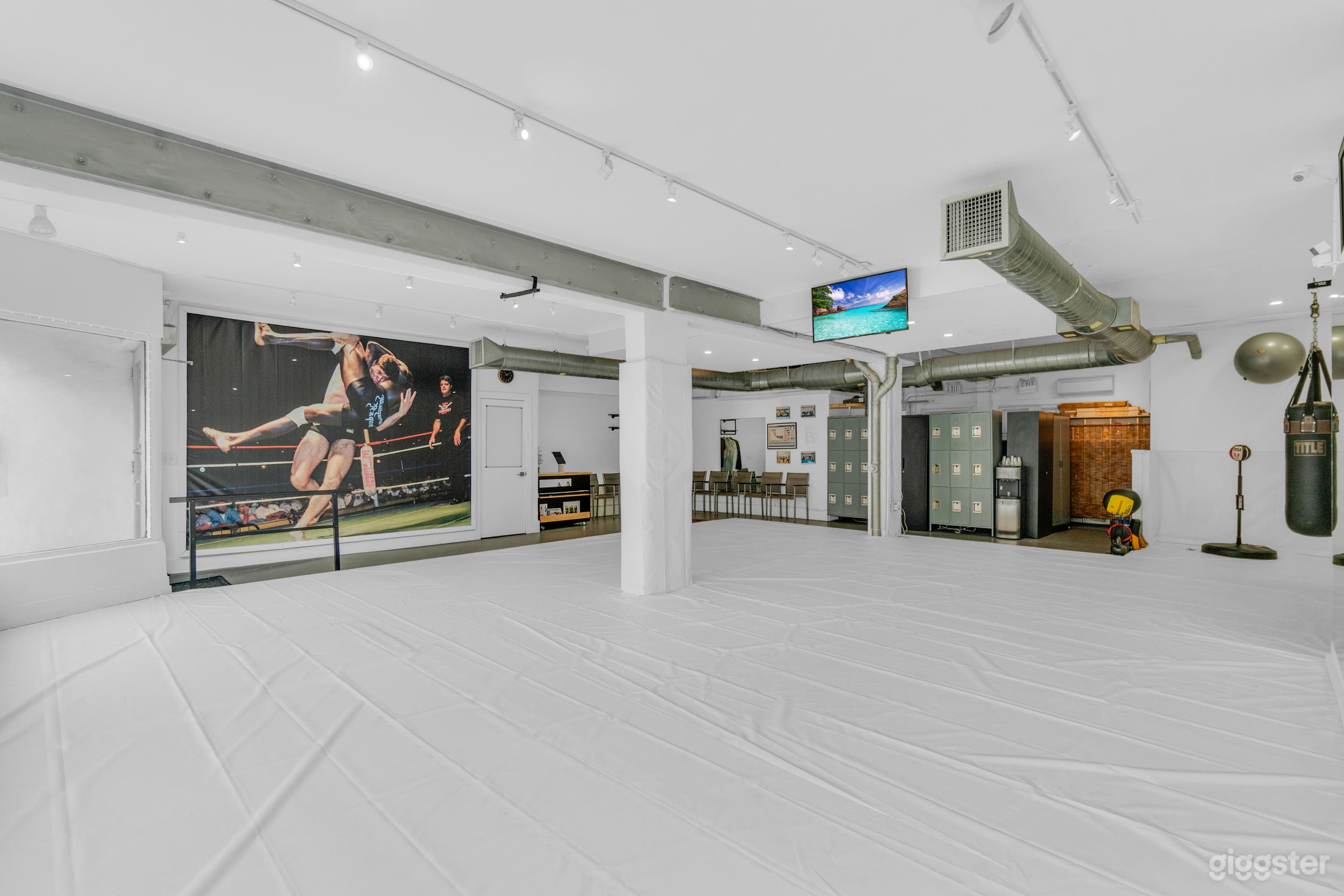 South Beach Multi-Use Studio with Natural Light & Storefront Photo 4