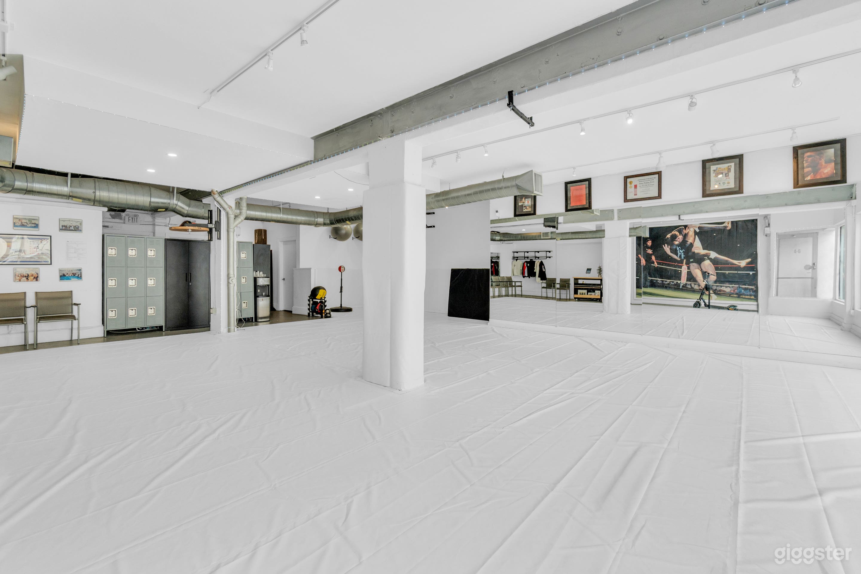 South Beach Multi-Use Studio with Natural Light & Storefront Photo 2