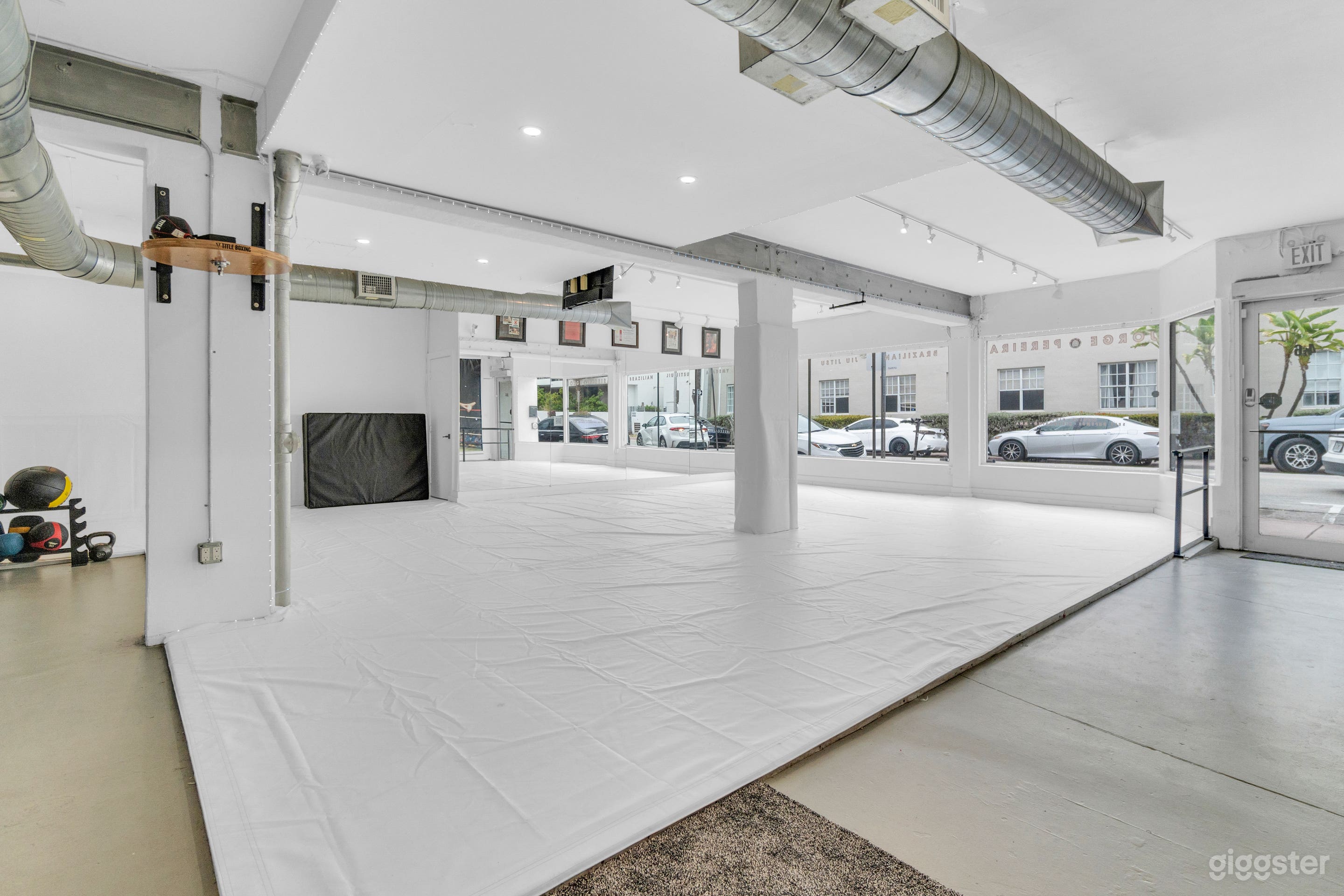 South Beach Multi-Use Studio with Natural Light & Storefront Photo 3