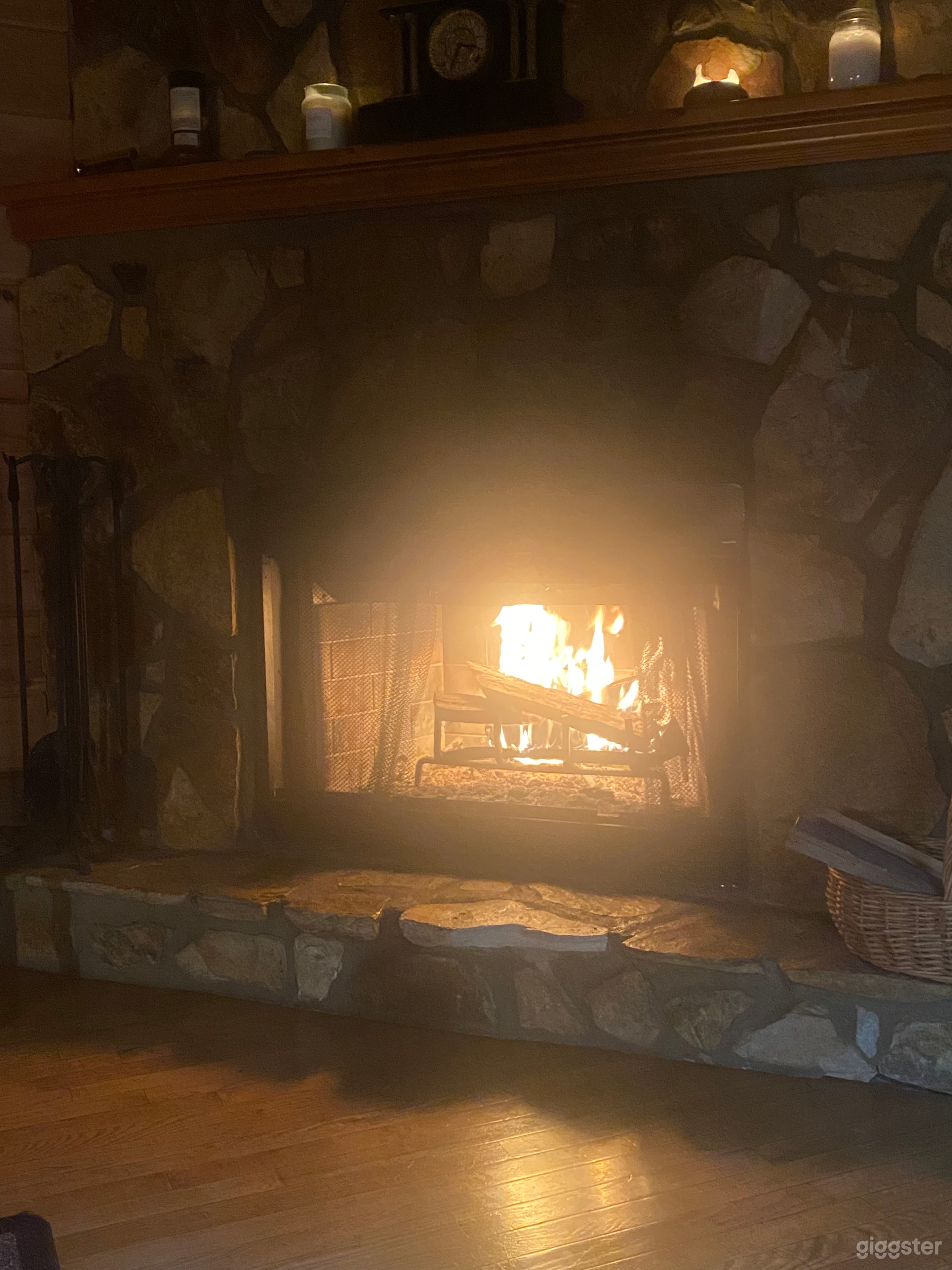 Cabin on 6 wooded secluded acres Photo 2