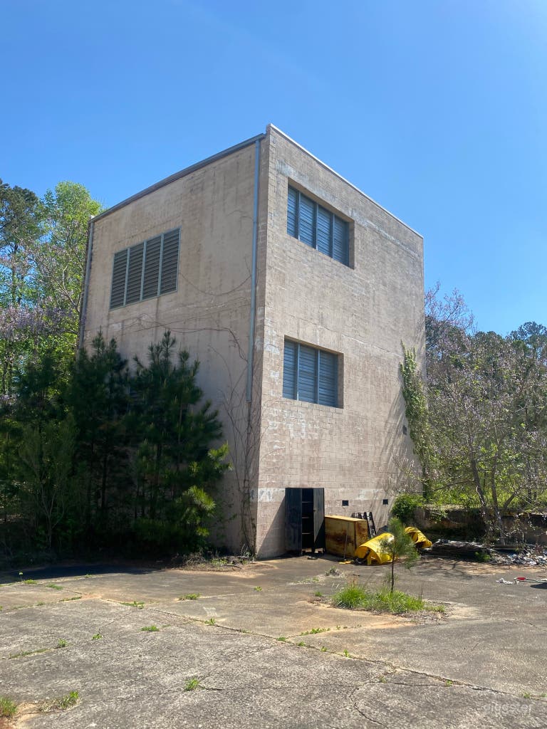  25 acres Industrial and Mill buildings  Newnan ,Ga 