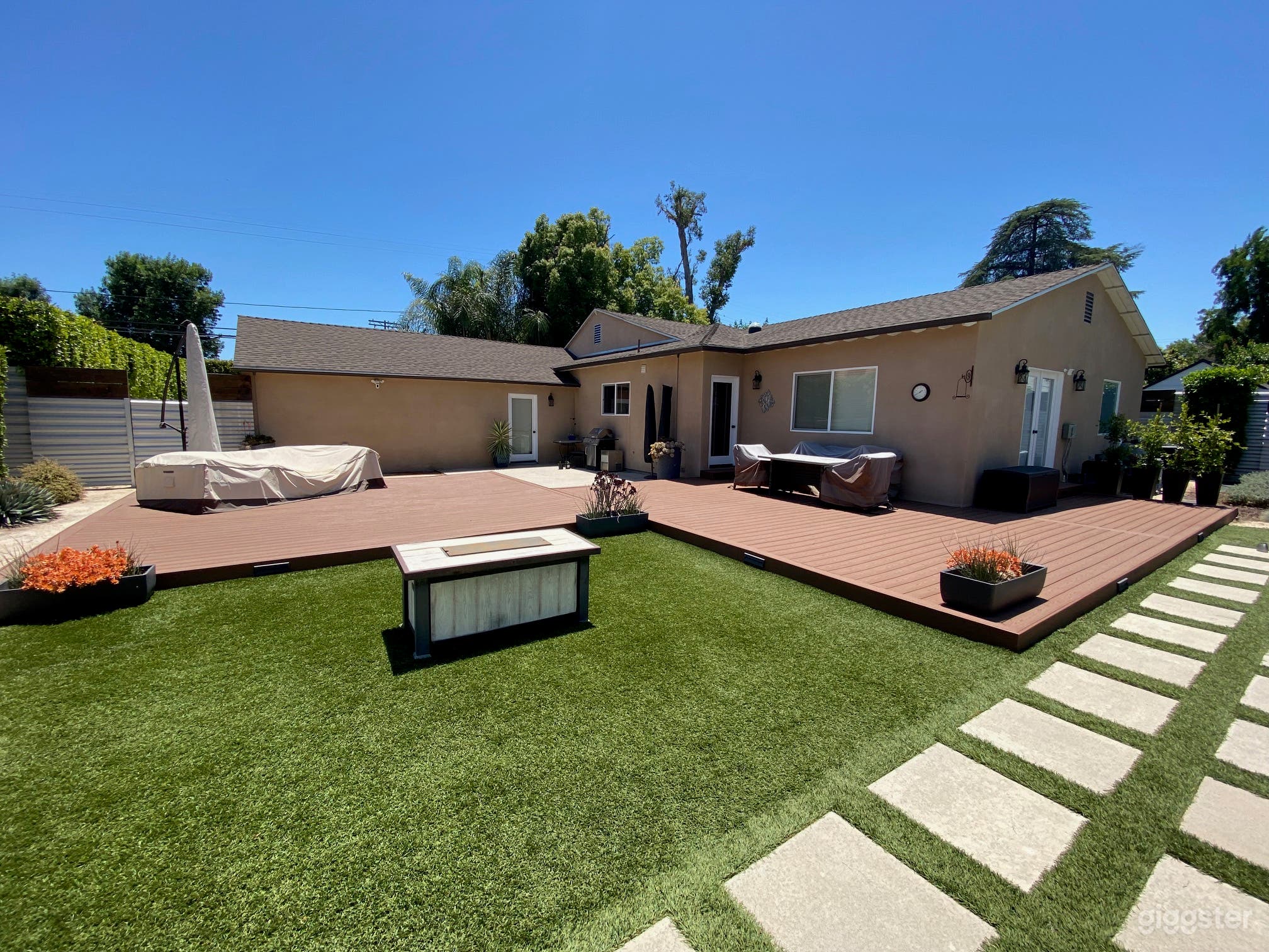 Palm Springs vibe in Sherman Oaks! Photo 4