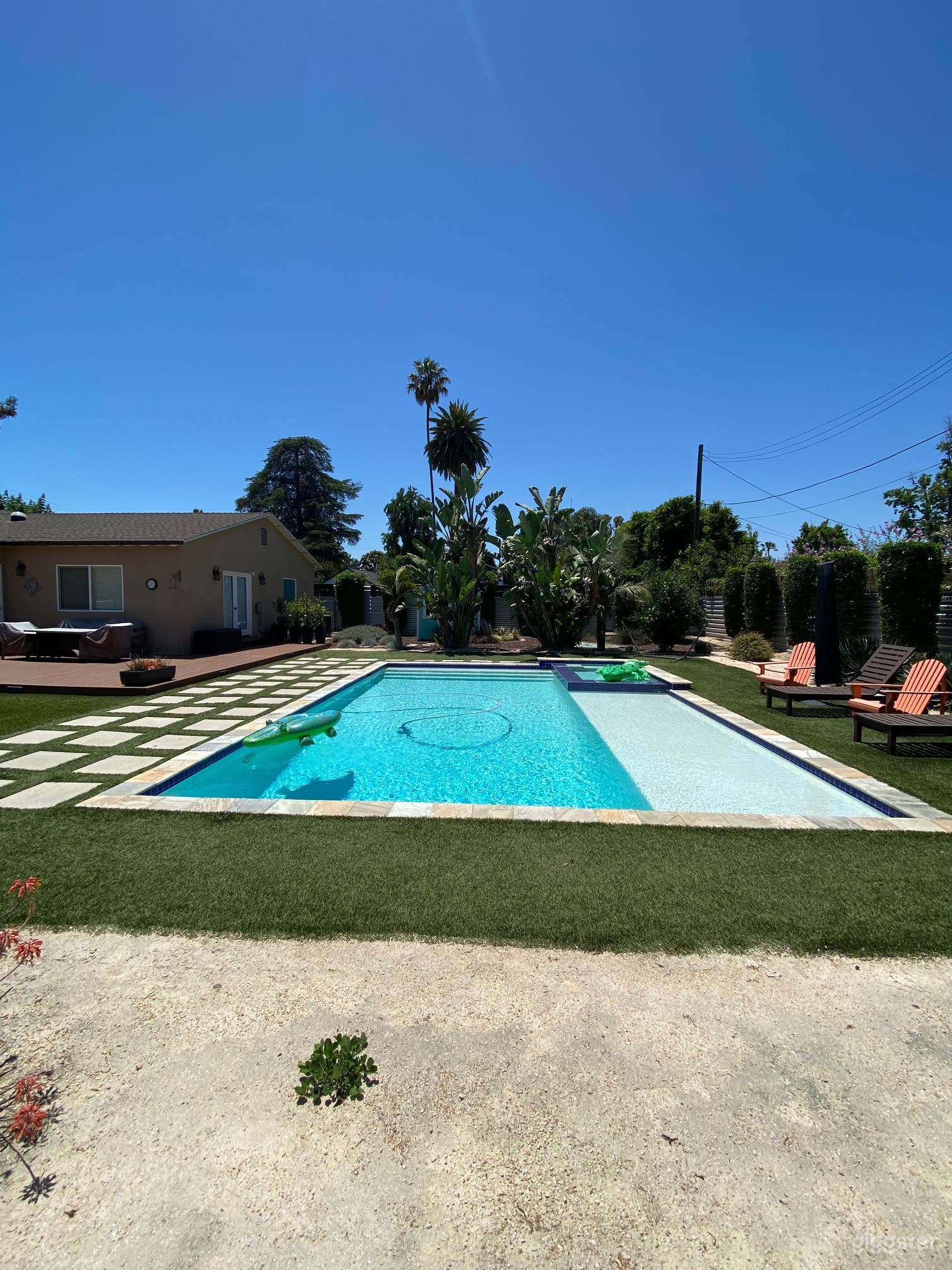 Palm Springs vibe in Sherman Oaks! Photo 2