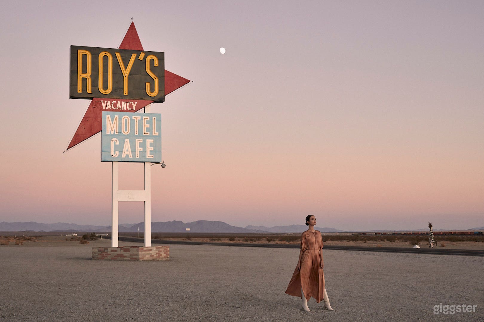 Roy's Motel &amp; Cafe, Amboy, CA (Route 66) Photo 3