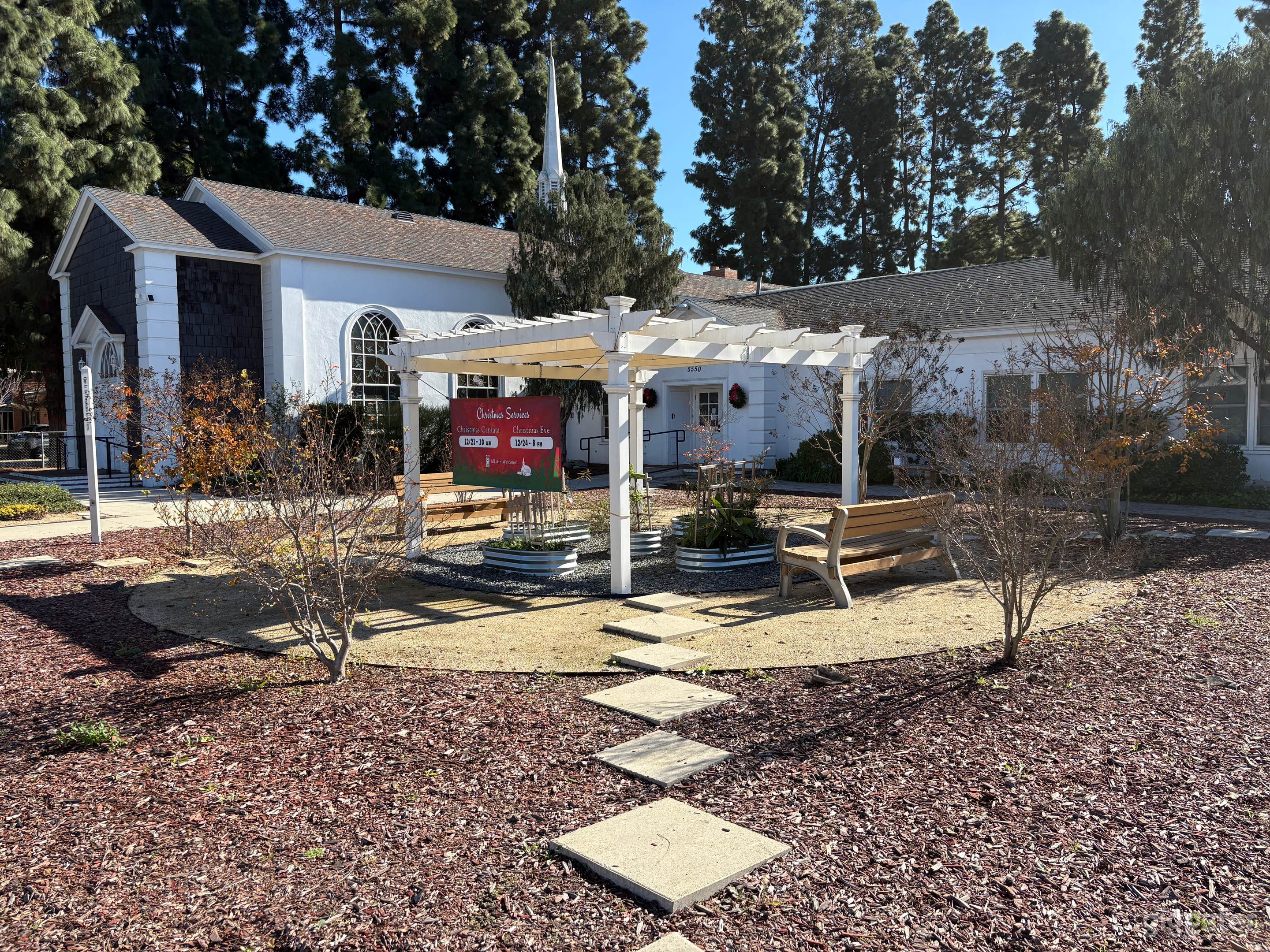 Charming Church with Sanctuary, Stage, Classrooms & Garden Photo 2