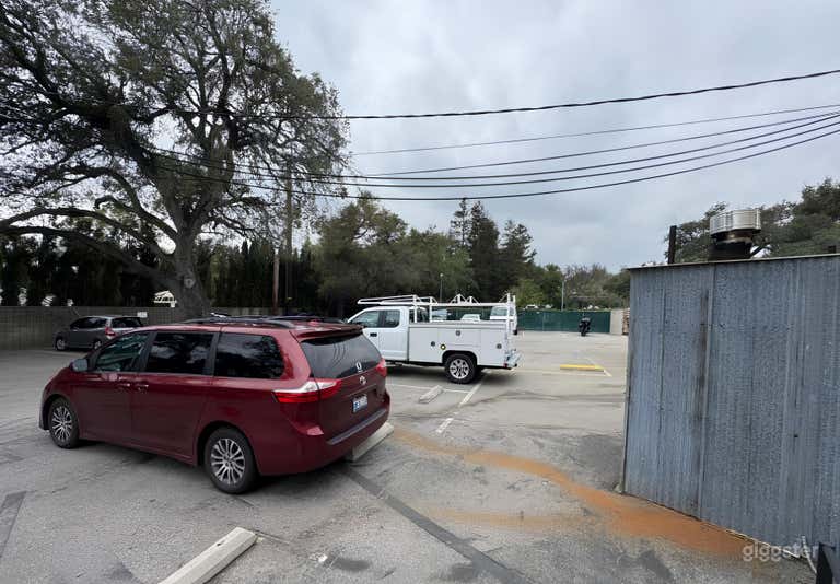  Hospital Expansive Parking Area 
