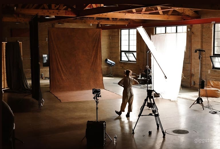  Large, Open, Timber Bow truss Warehouse Space 