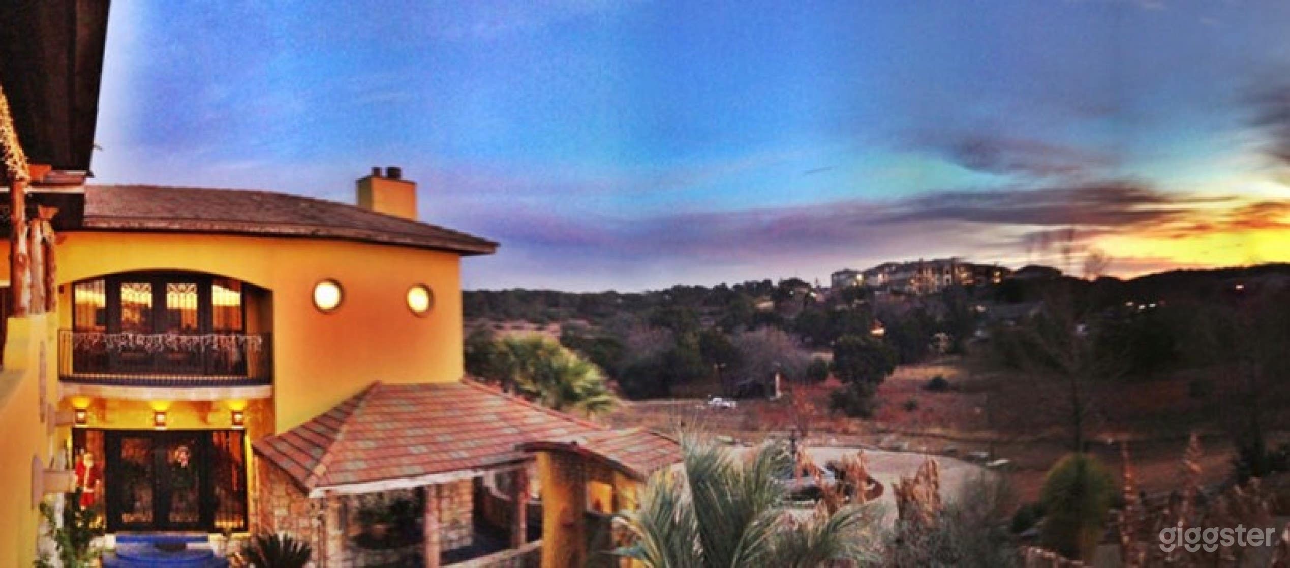 Well Maintained Family Owned Residential Type Of Event Space In Austin Photo 2