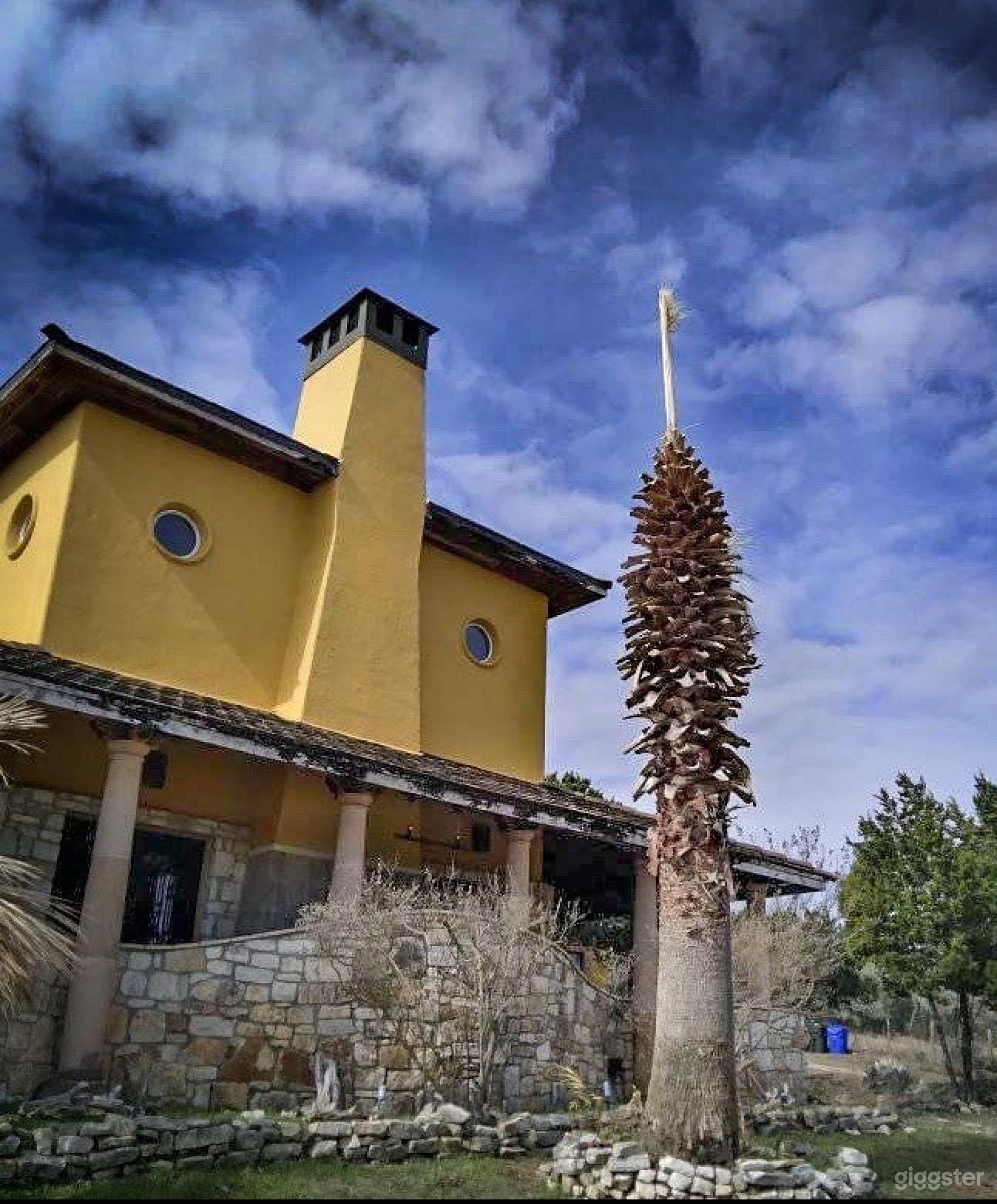 Well Maintained Family Owned Residential Type Of Event Space In Austin Photo 3