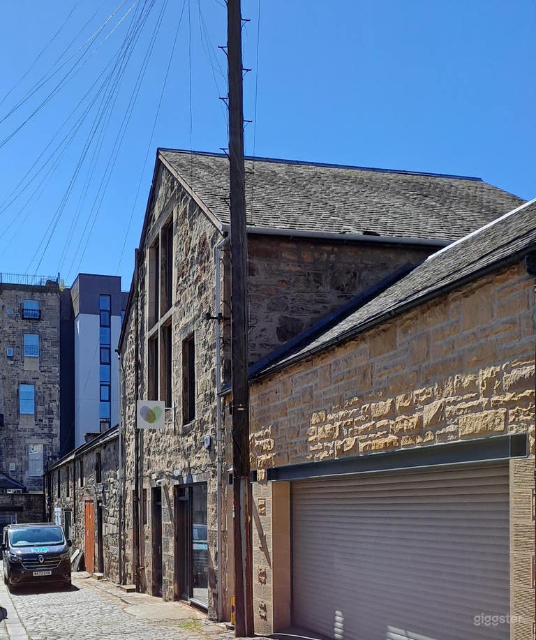  Bright Creative Industrial Chic Space in Central Edinburgh 