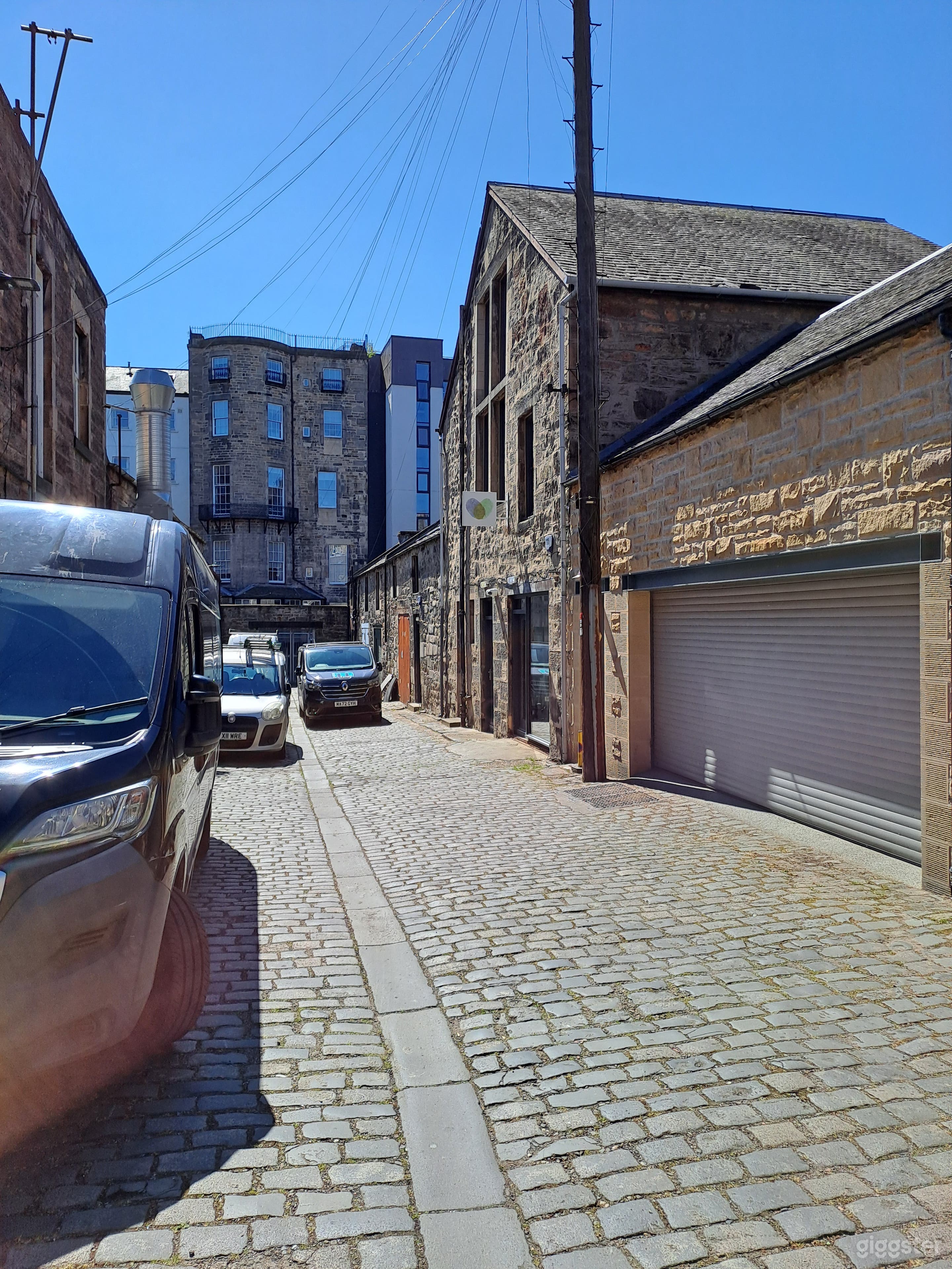 Bright Creative Industrial Chic Space in Central Edinburgh Photo 4