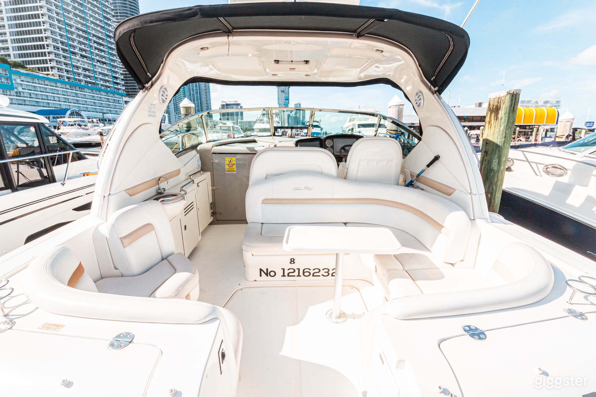 Stunning 38FT Sea Ray Sundancer Party Boat Space Events Photo 1