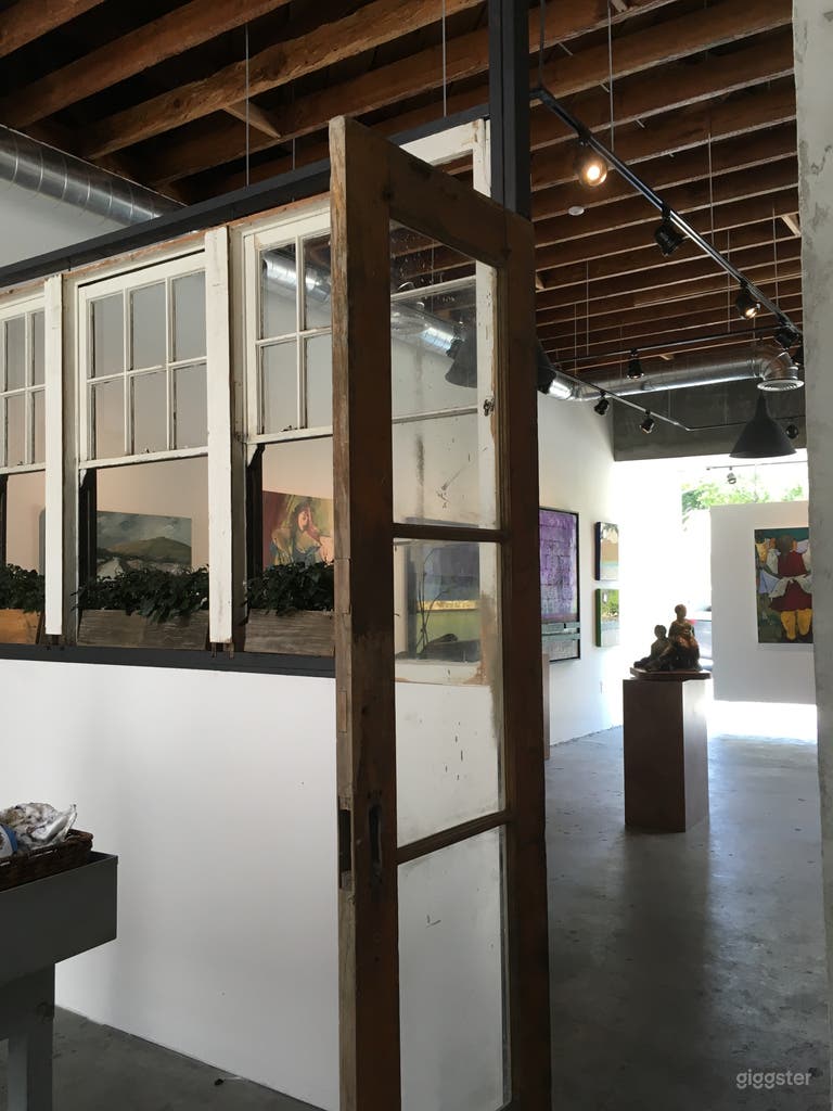  Spacious Industrial Vintage Inspired Gallery Space 
