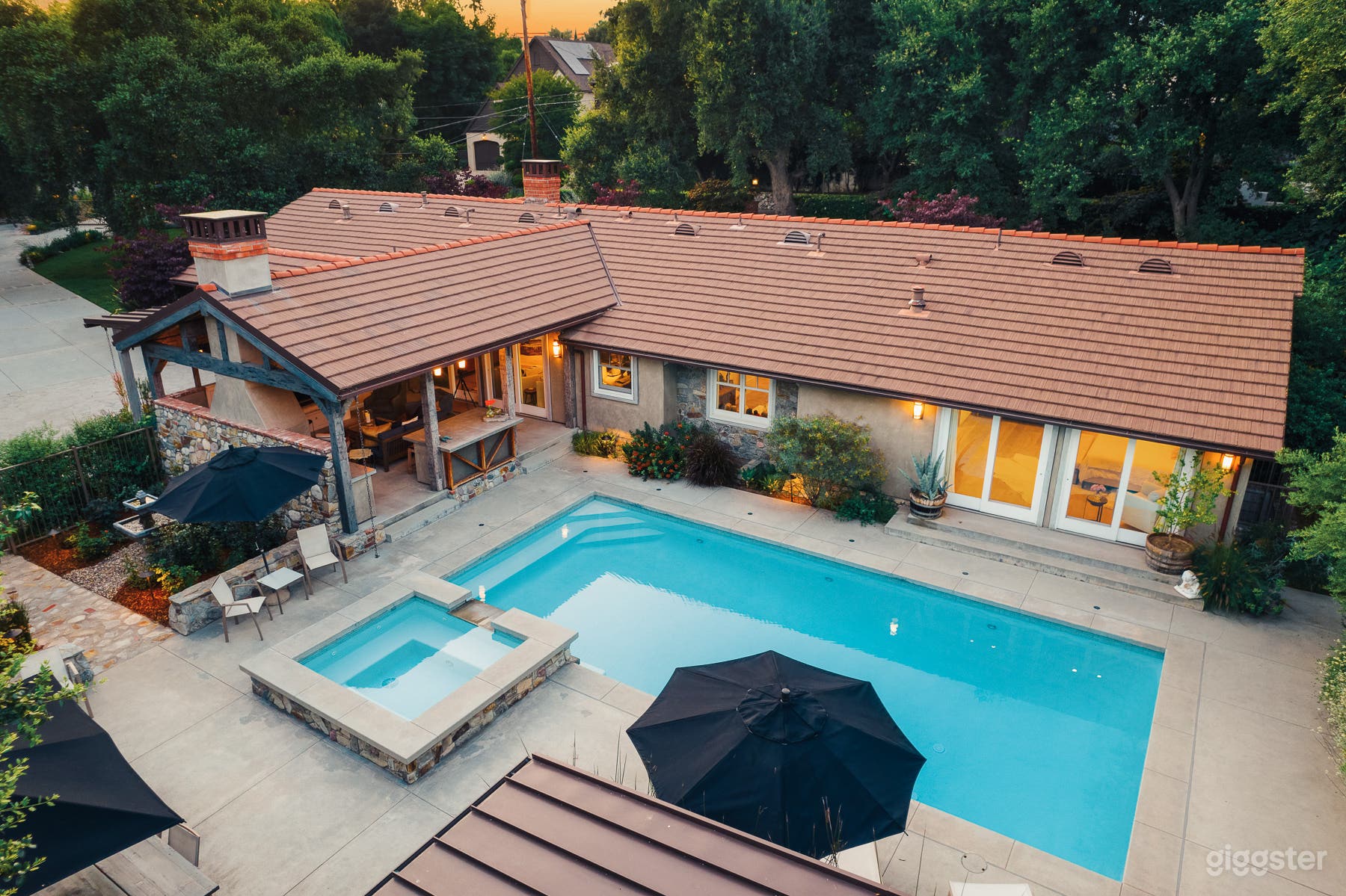 Sprawling Contemporary Ranch Compound Photo 4