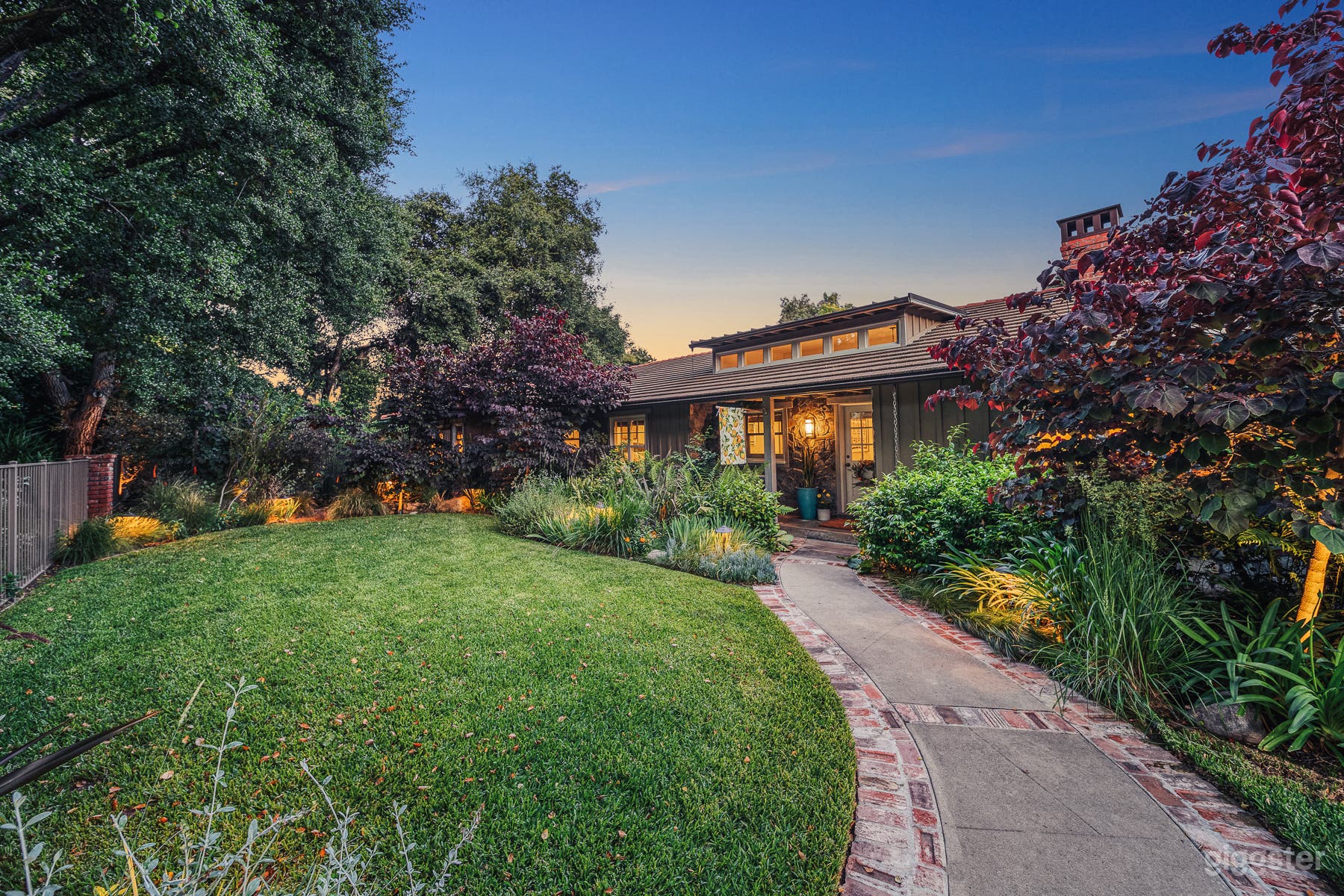 Sprawling Contemporary Ranch Compound Photo 3