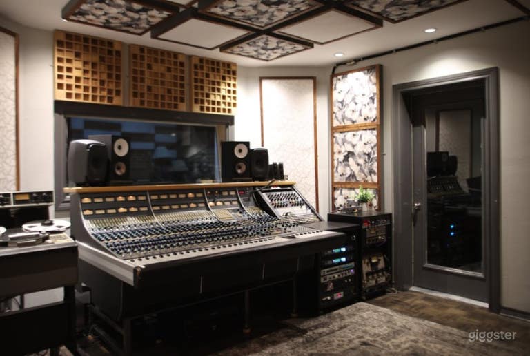 Estudio A - Sala de control y en vivo 