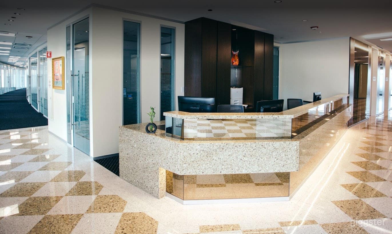 Spacious Office Lobby in Riverpoint Photo 1