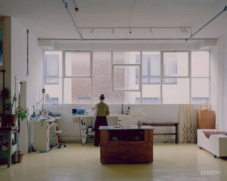  Artist Loft in Industrial Warehouse 