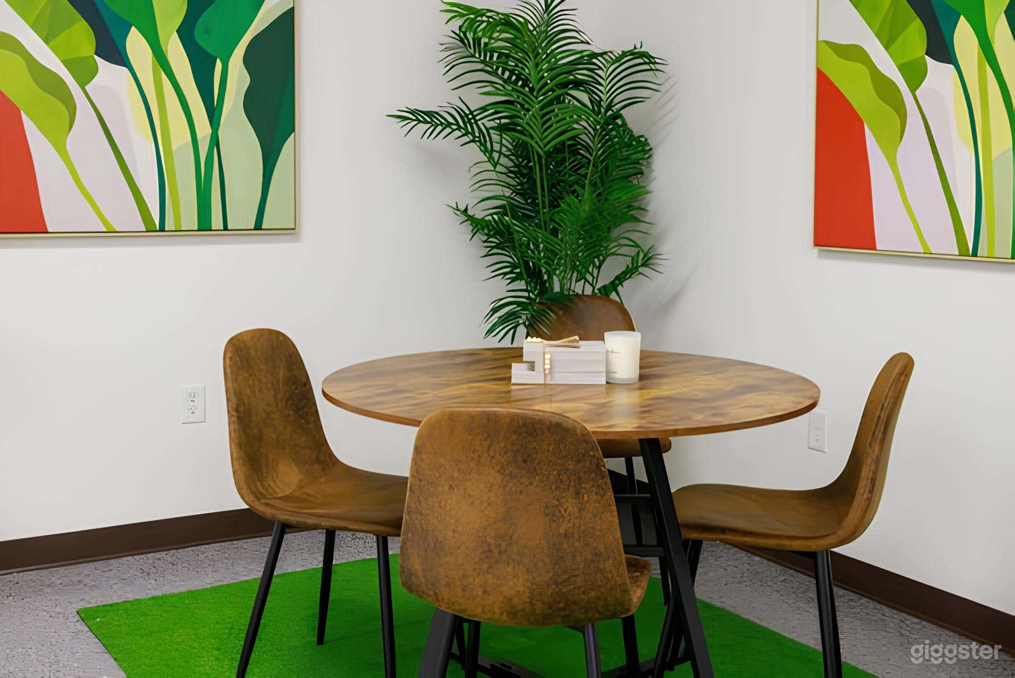 Radiant Podcast Studio Set Photo 3