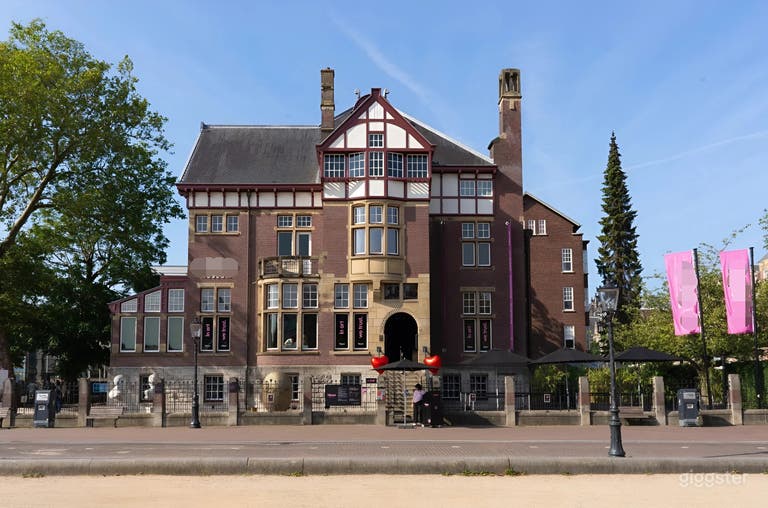  Museum voor Moderne Kunst in Amsterdam 