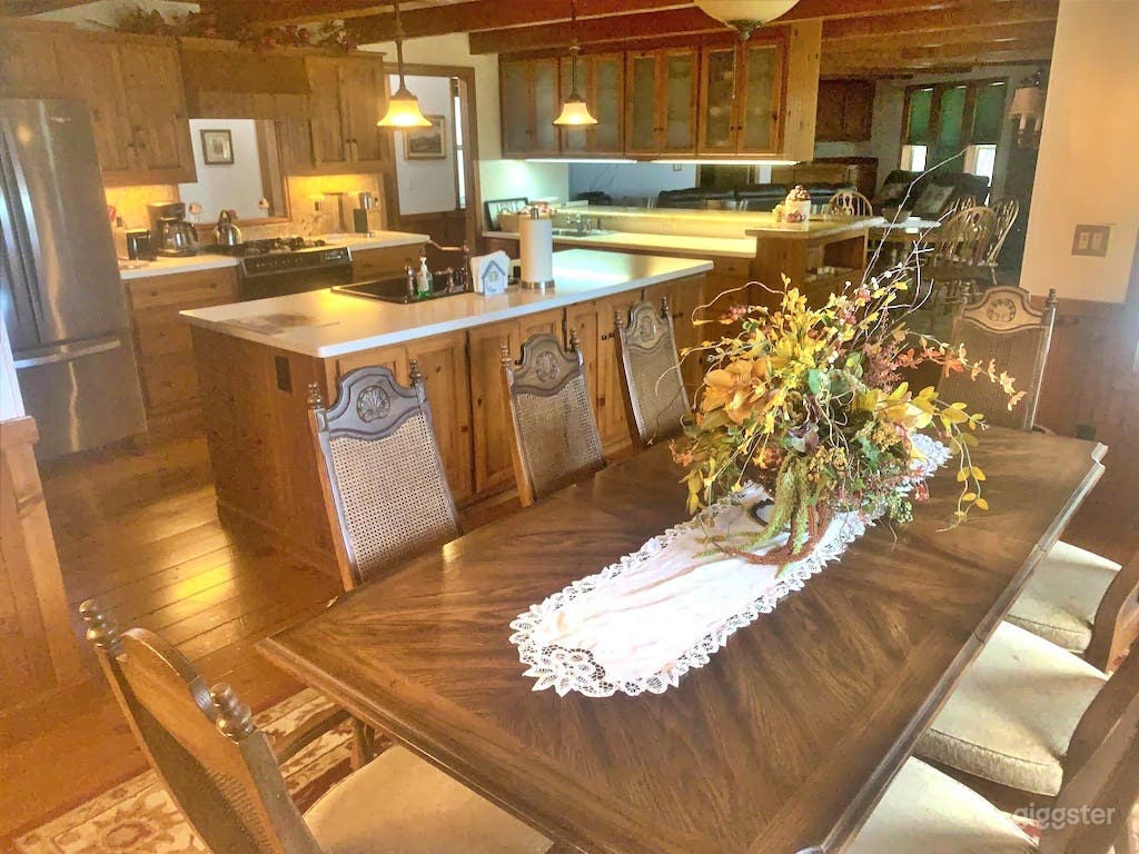 Luxurious Farmhouse in Historic Estate Photo 4